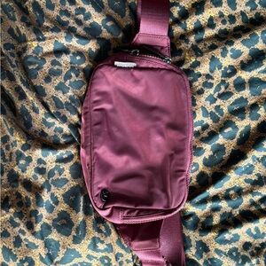 lululemon fanny pack/ crossbody 2L